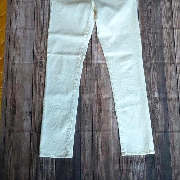 Rock & Republic Cream Straight Leg Jeans - Picture 3 of 12
